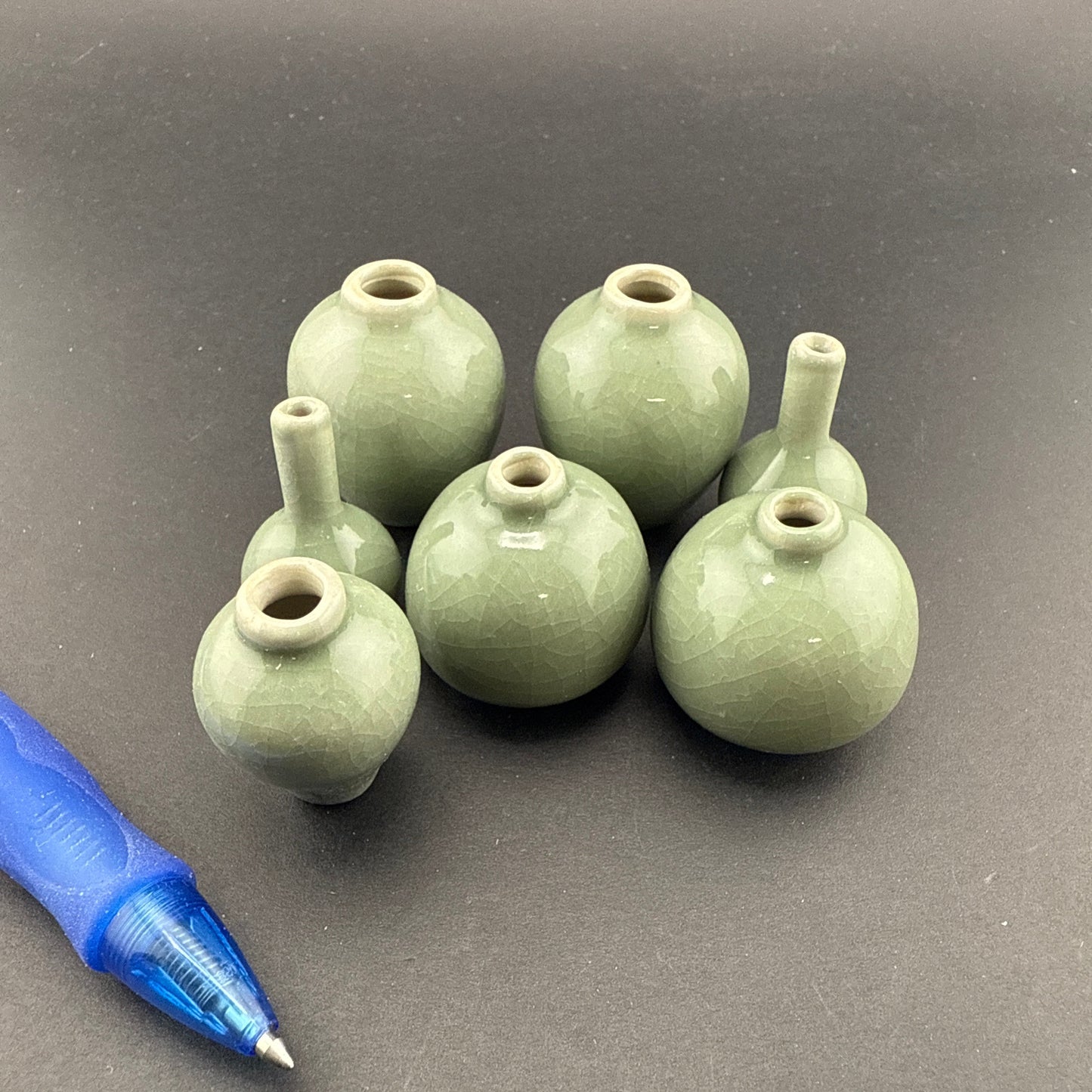 Green Glaze ceramic Vase 7 Pcs. PW-V104 1:12 scale