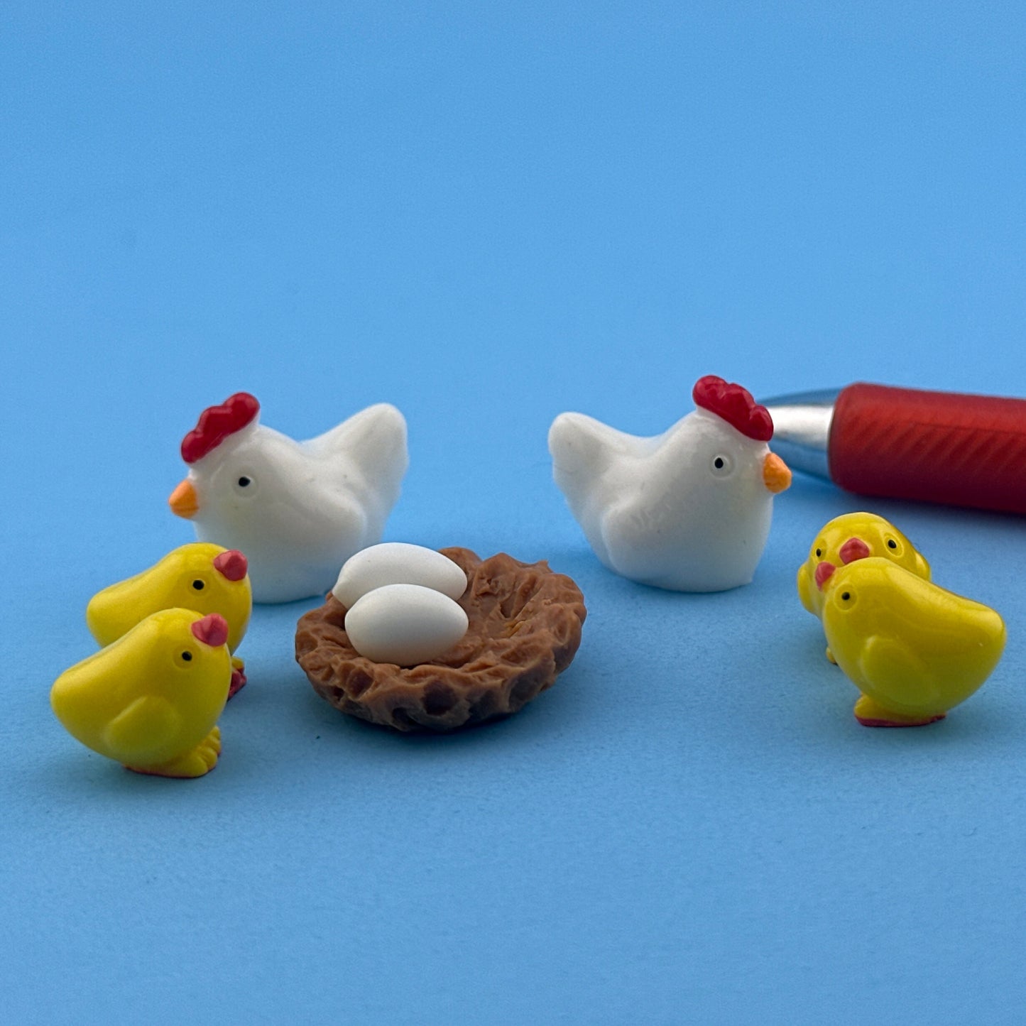 Dollhouse Miniature – Chicken Family with Nest