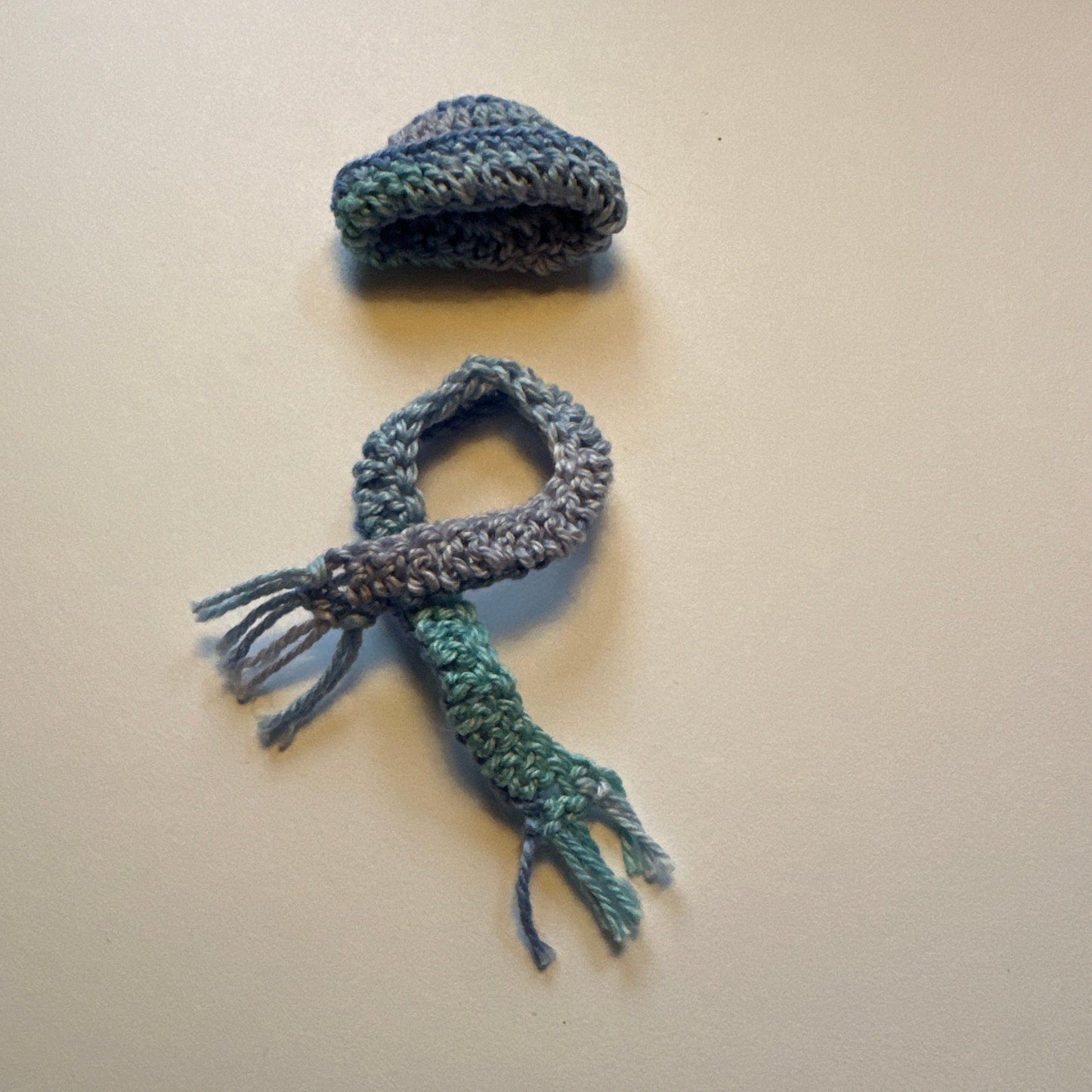 Dollhouse Miniature – Knitted Wool Hat and Scarf Set 1:12