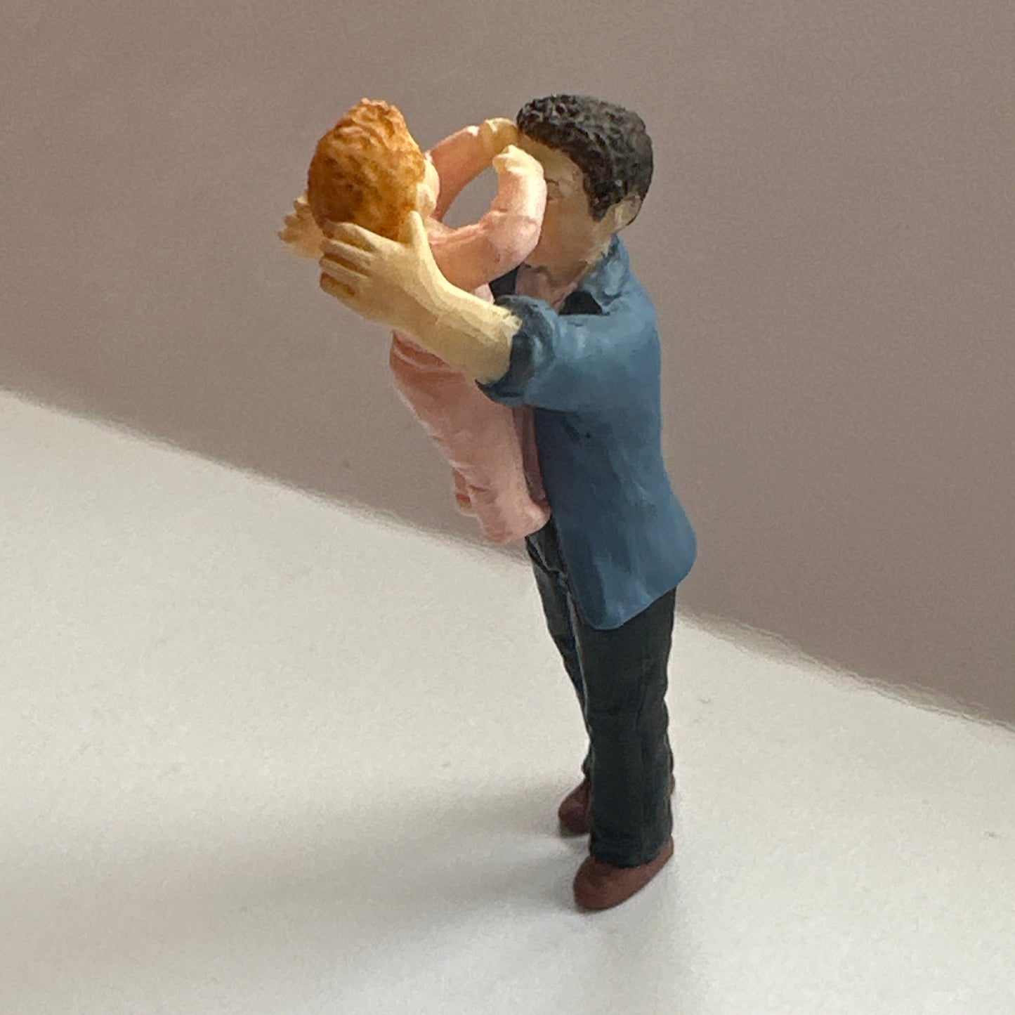 1:24 Miniature Dolls – Fathers Holding Babies