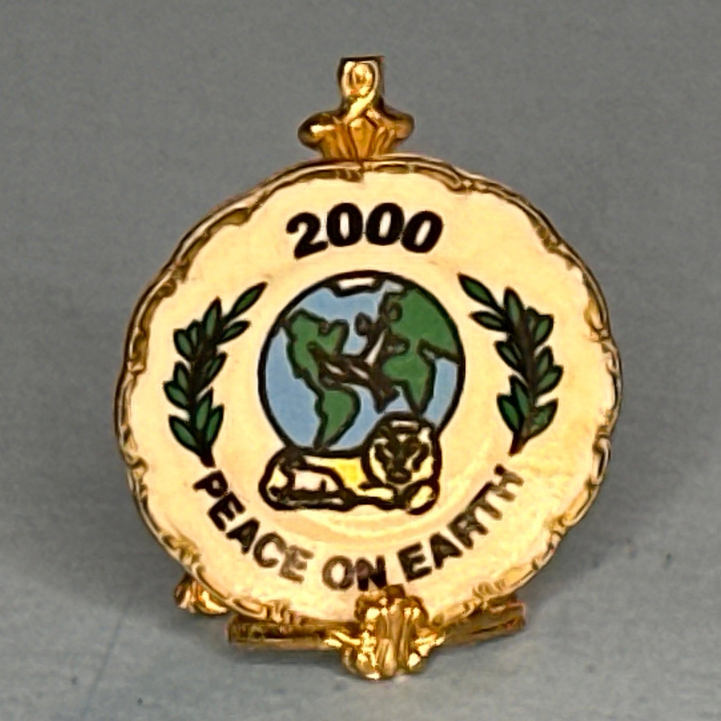 Miniature “Peace on Earth” Decorative Plate – 1:12 Scale