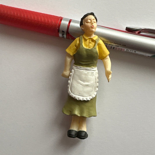 Poupée pliable pour maison de poupée 1:12 - enseignante femme prof professeur lunettes porcelaine avec pièces de pliage pour positionnement de position plier les poupées