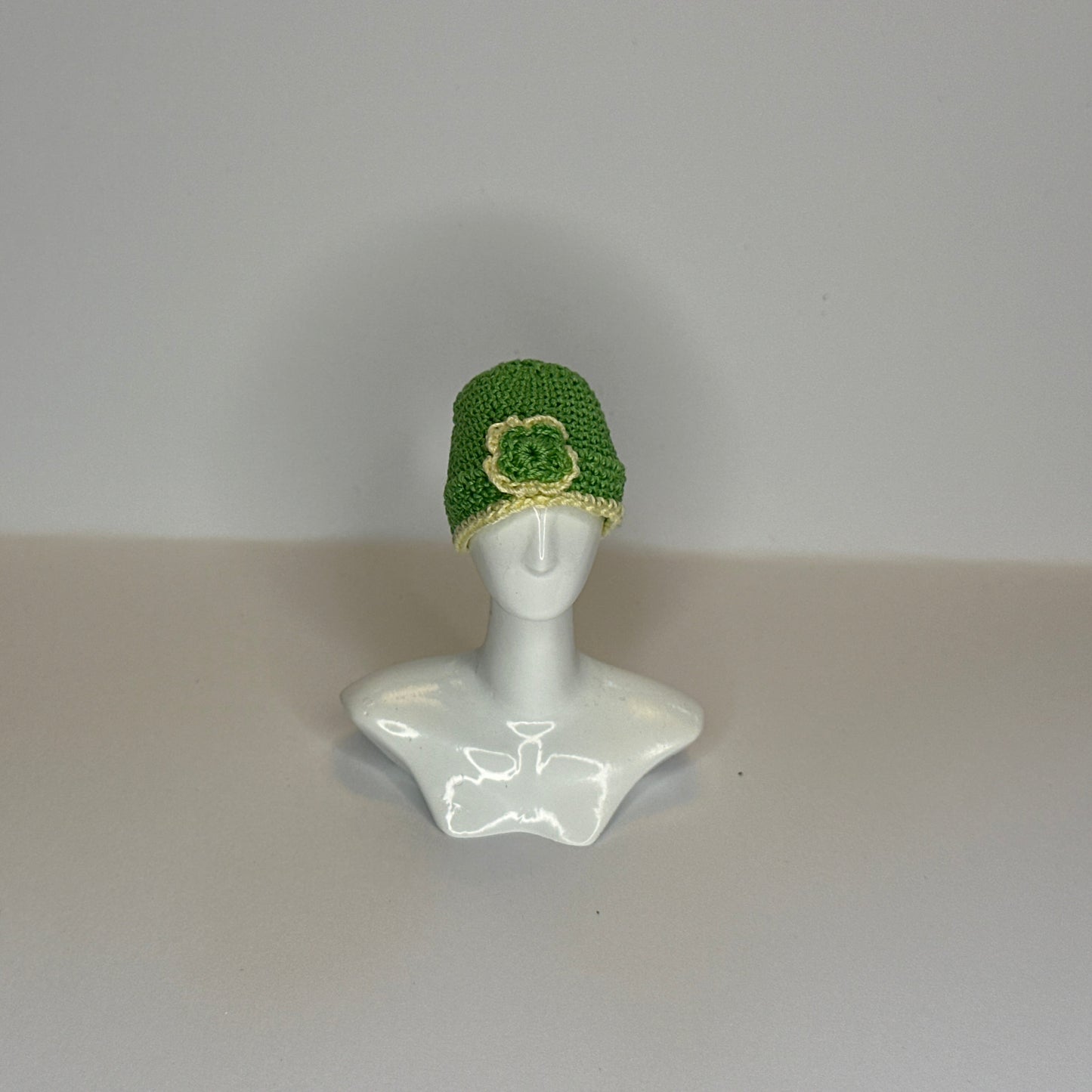 Dollhouse Miniature – Knitted Wool Hat with Flower 1:12