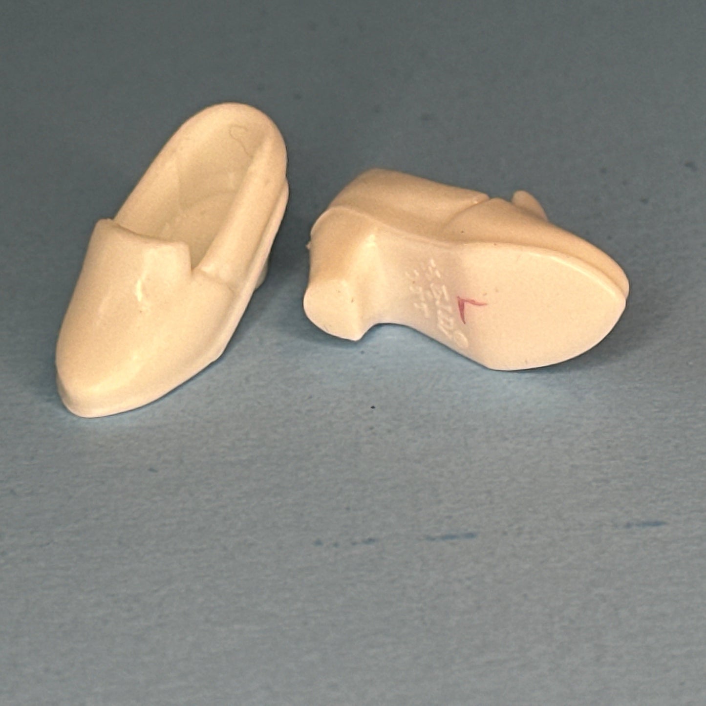Heidi Ott Dollhouse Miniature Women’s High Heels – White (1:12 Scale)