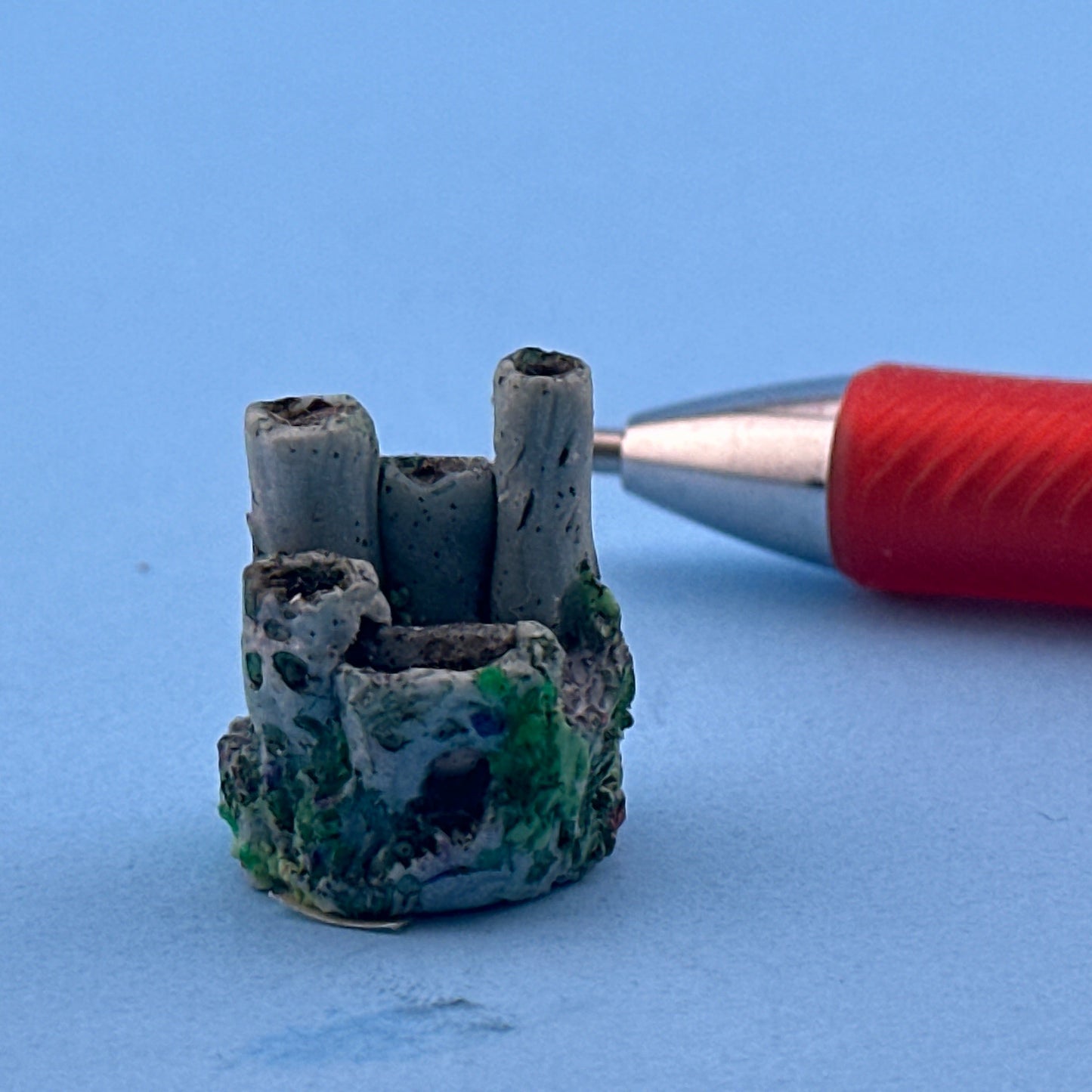 Dollhouse Miniature – Small Round Tower with Plant Motif