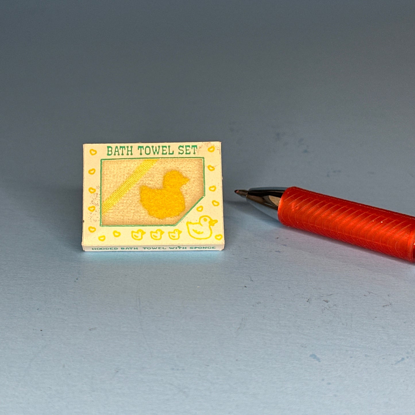1:12 Scale Miniature Bath Towel Set with Duck Design