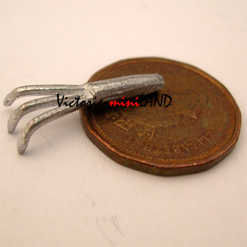 GARDEN CULTIV 3 PRONG 1"L unfinished DIY metal miniature for dollhouse - Do it yourself