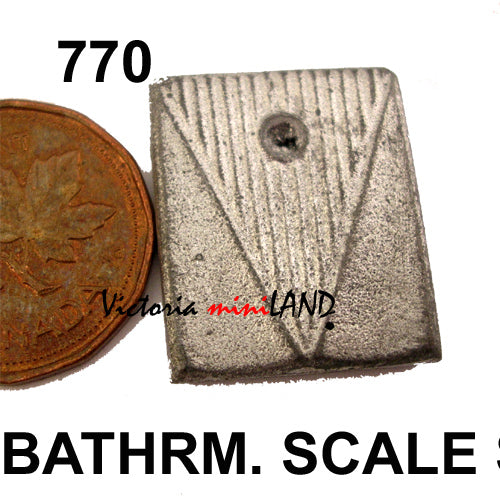 Balance de salle de bain miniature en métal non finie de 22 mm de long pour maison de poupée - À faire soi-même