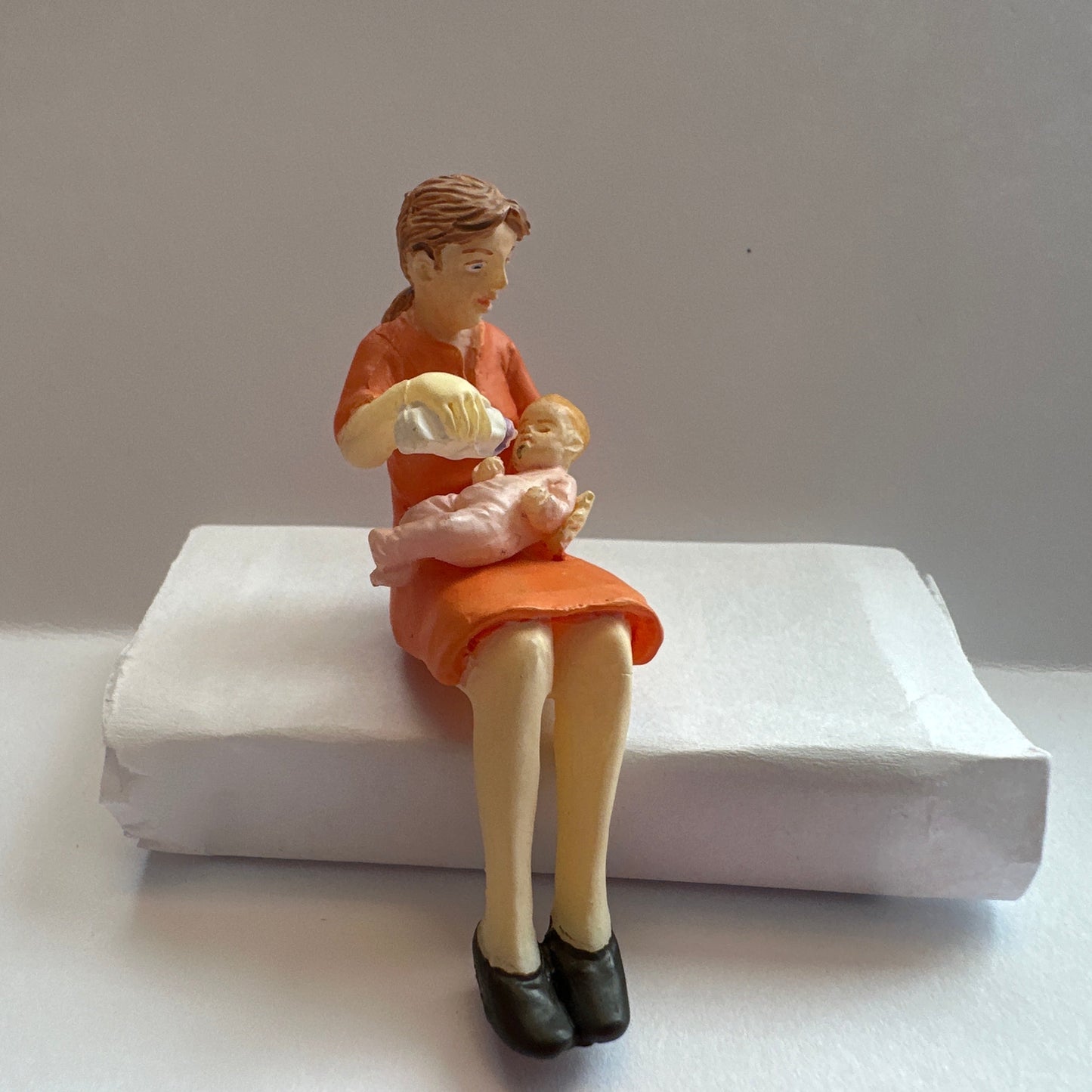 1:24 Scale Miniature Mother Feeding Baby – Half Scale Dollhouse Figure