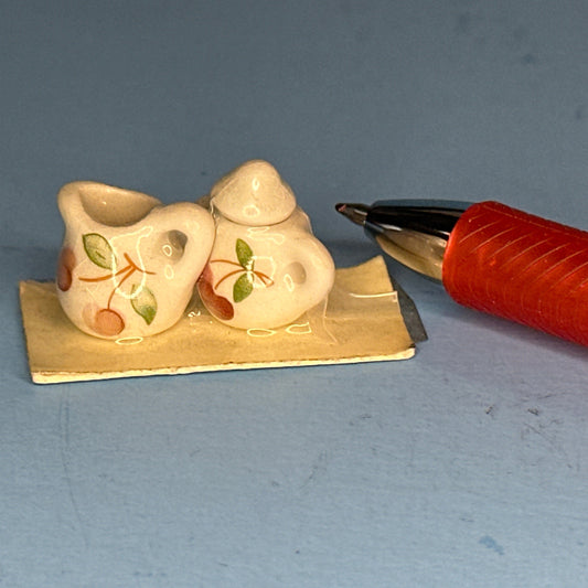 Pot en métal avec couvercle pour maison de poupée miniature échelle 1:12 A