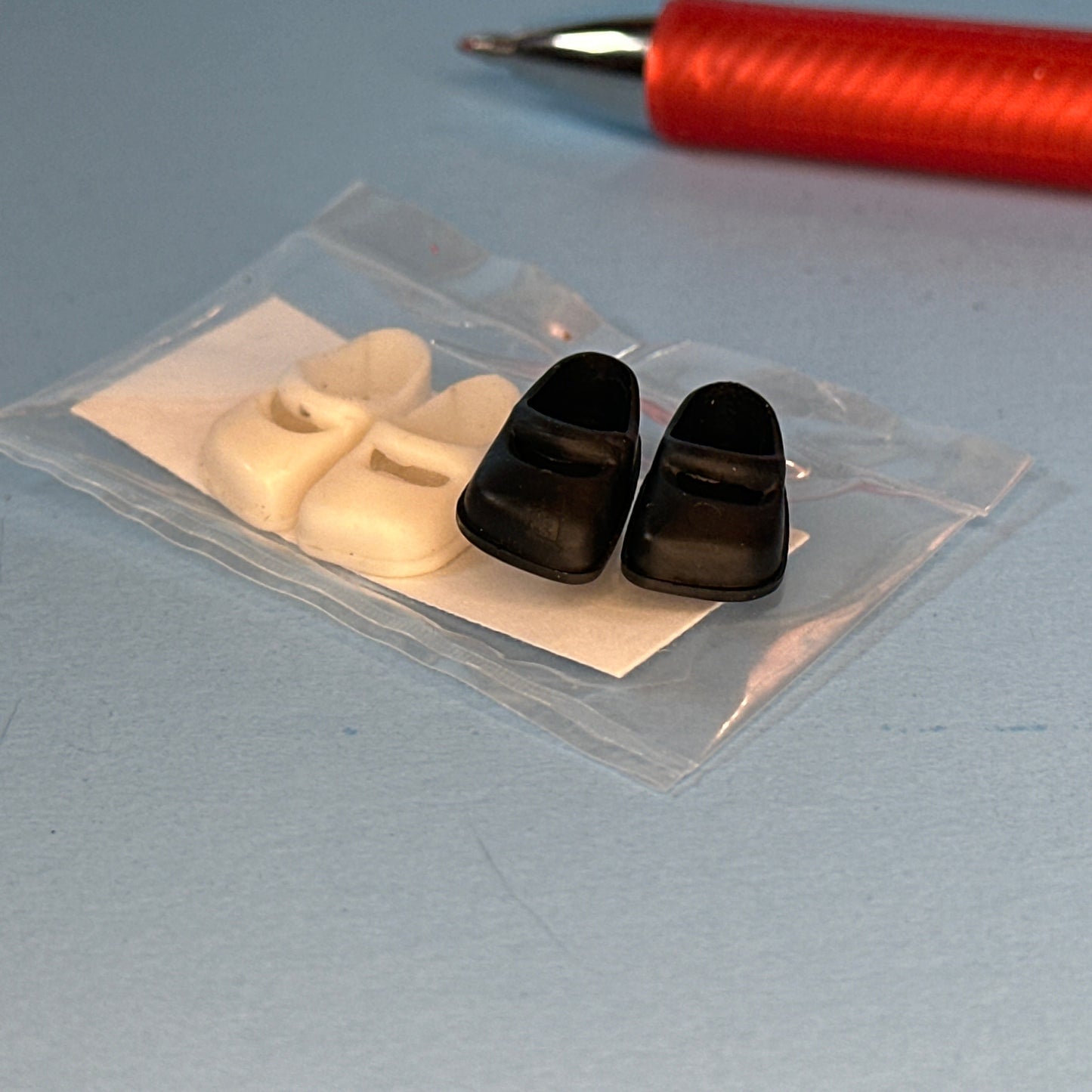 Heidi Ott Dollhouse Miniature Teenager's shoes for 4.5" -one pair 1:12