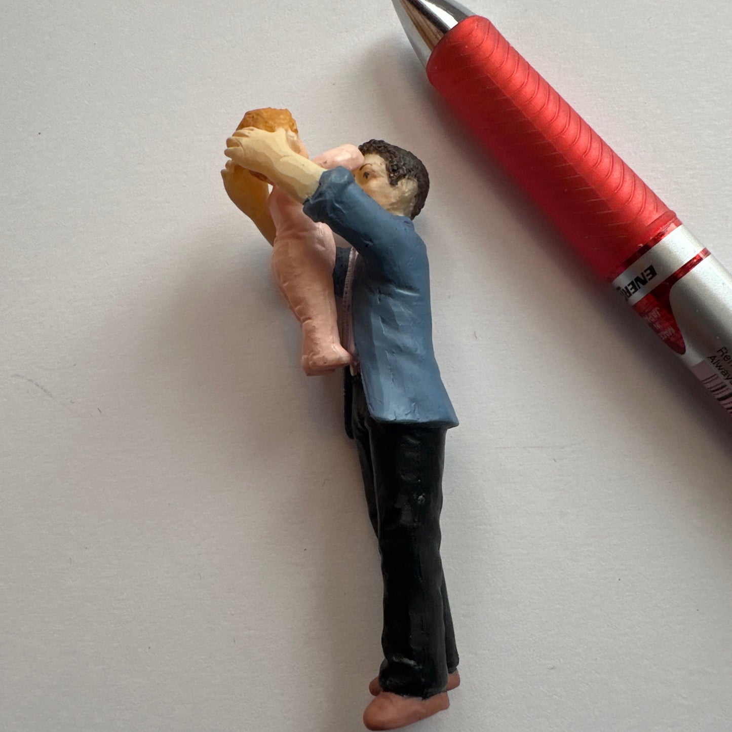 1:24 Miniature Dolls – Fathers Holding Babies