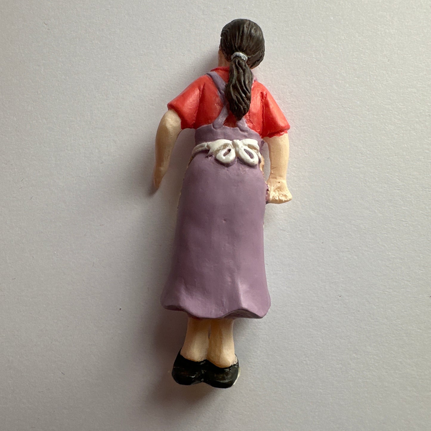 1:24 Scale Miniature Housewife Figurines – Half Scale Dollhouse Figures