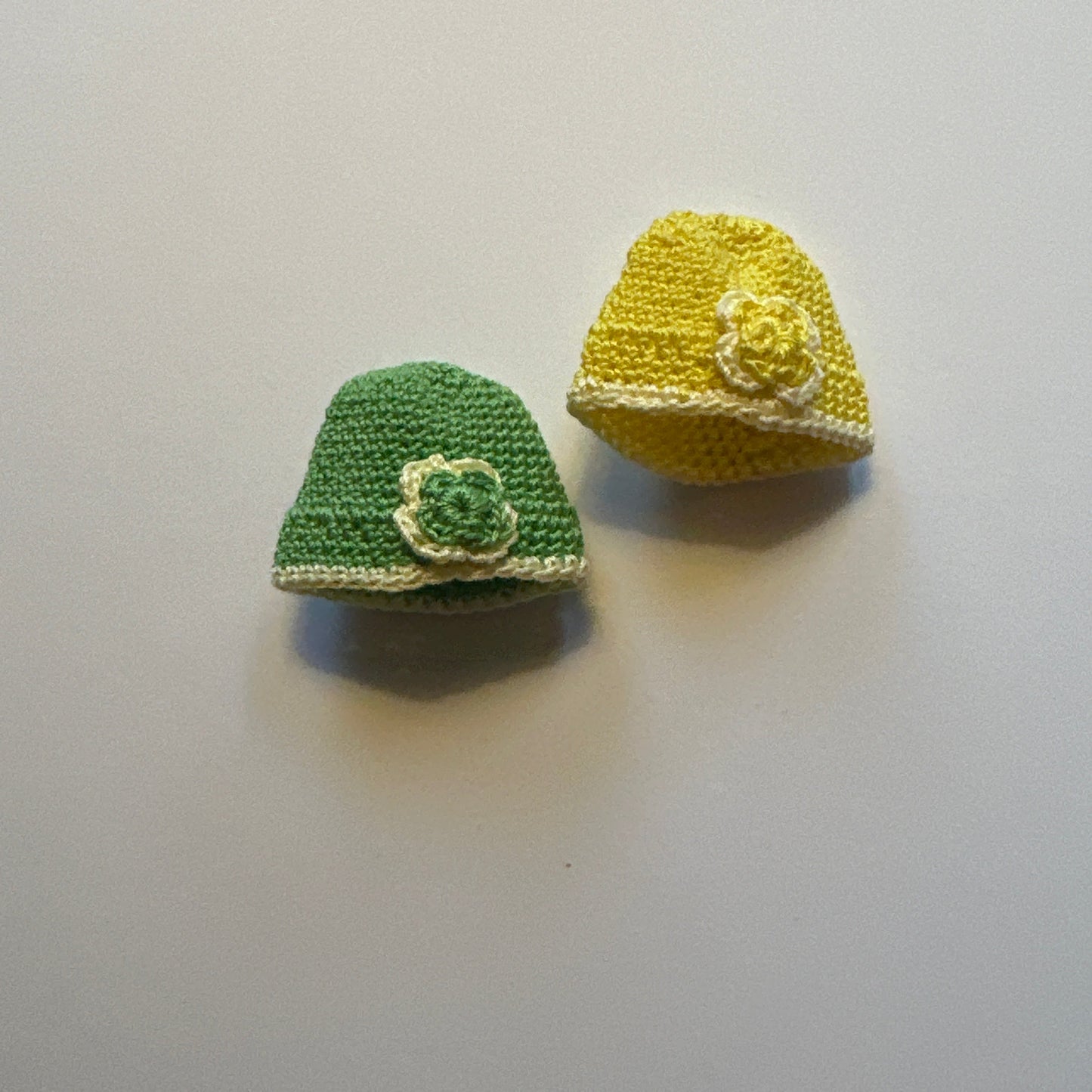 Dollhouse Miniature – Knitted Wool Hat with Flower 1:12