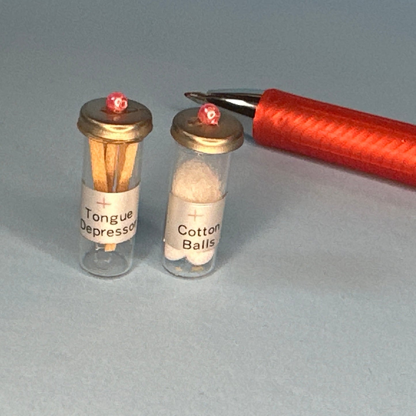 1:12 Scale Miniature Doctor’s Clinic Glass Jars – Cotton & Tongue Depressors