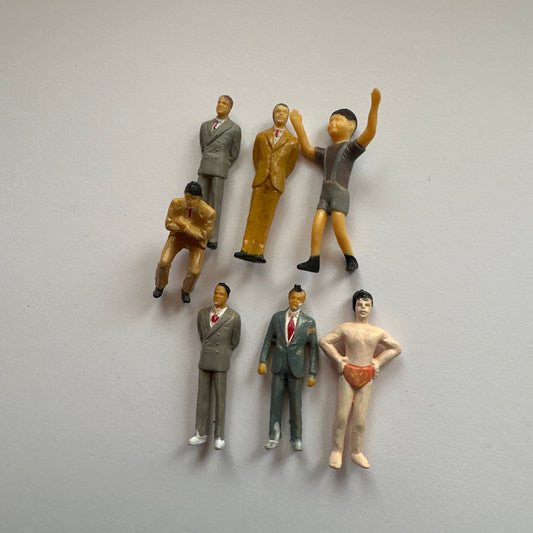 Poupée pliable pour maison de poupée 1:12 - enseignante femme prof professeur lunettes porcelaine avec pièces de pliage pour positionnement de position plier les poupées