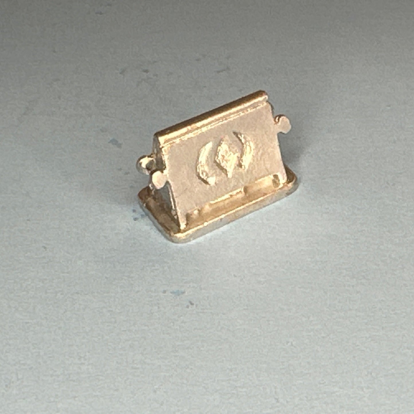 Miniature Side-Loaded Metal Toaster – 1:12 Scale Dollhouse Accessory