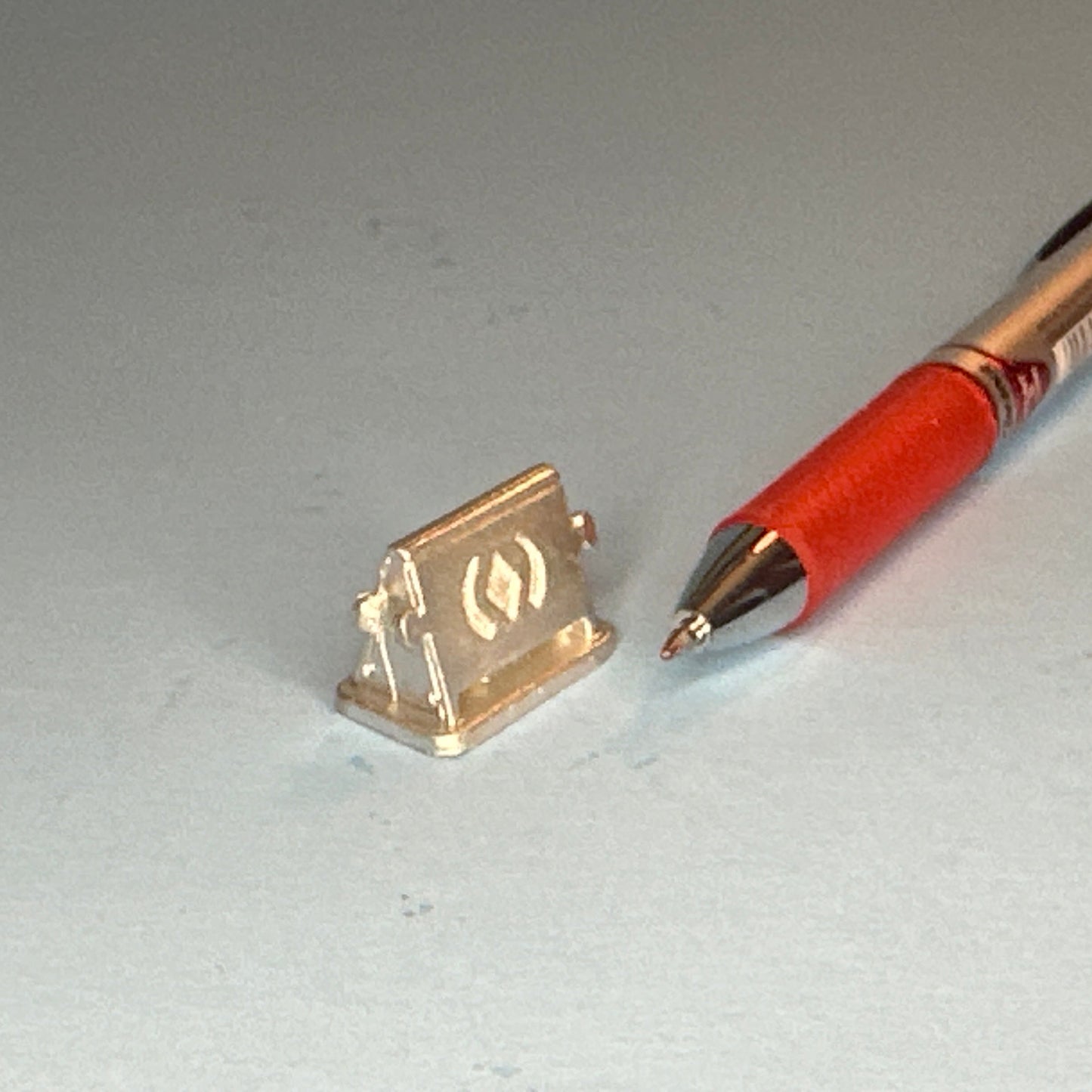 Miniature Side-Loaded Metal Toaster – 1:12 Scale Dollhouse Accessory