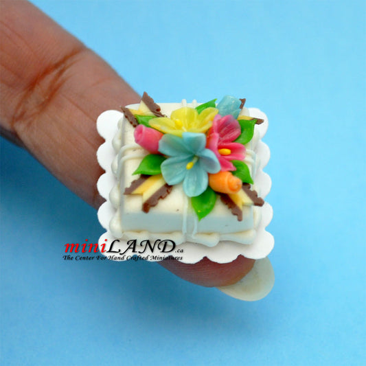 Square White cake with flowers  Dollhouse miniatures 1:12 A08