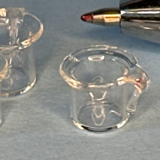 Lot de 4 gobelets en verre à base bleue pour maison de poupée miniature transparente à l'échelle 1:12