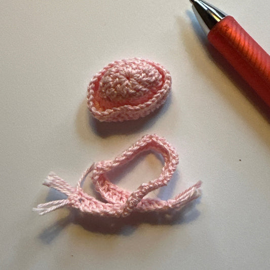 Dollhouse Miniature – Knitted Wool Hat and Scarf Set 1:12