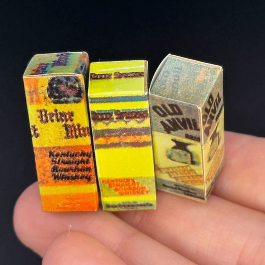 Lot de 3 bouteilles de vin en bois pour maison de poupée miniature à l'échelle 1:12