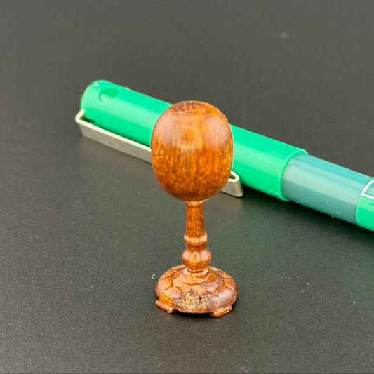 Elegant Mini Hat Stand – Scale 1:12 walnut