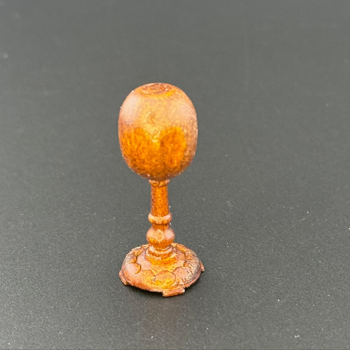 Elegant Mini Hat Stand – Scale 1:12 walnut