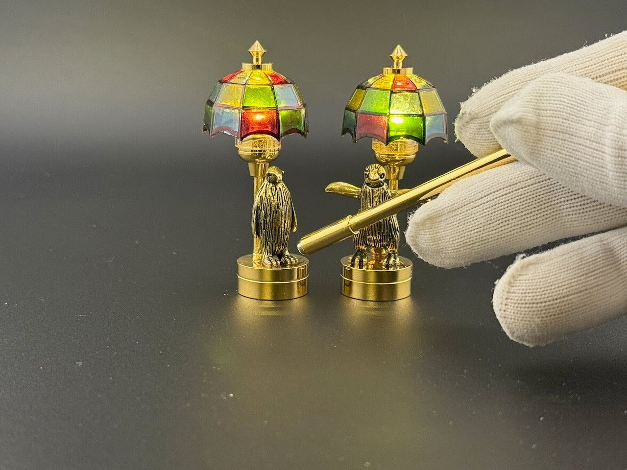 Romantic His and Hers miniature Pair of Dollhouse Lamps Touchless operation with Wand bedroom LED 1:12 Tiffany light Penguin Tiffany