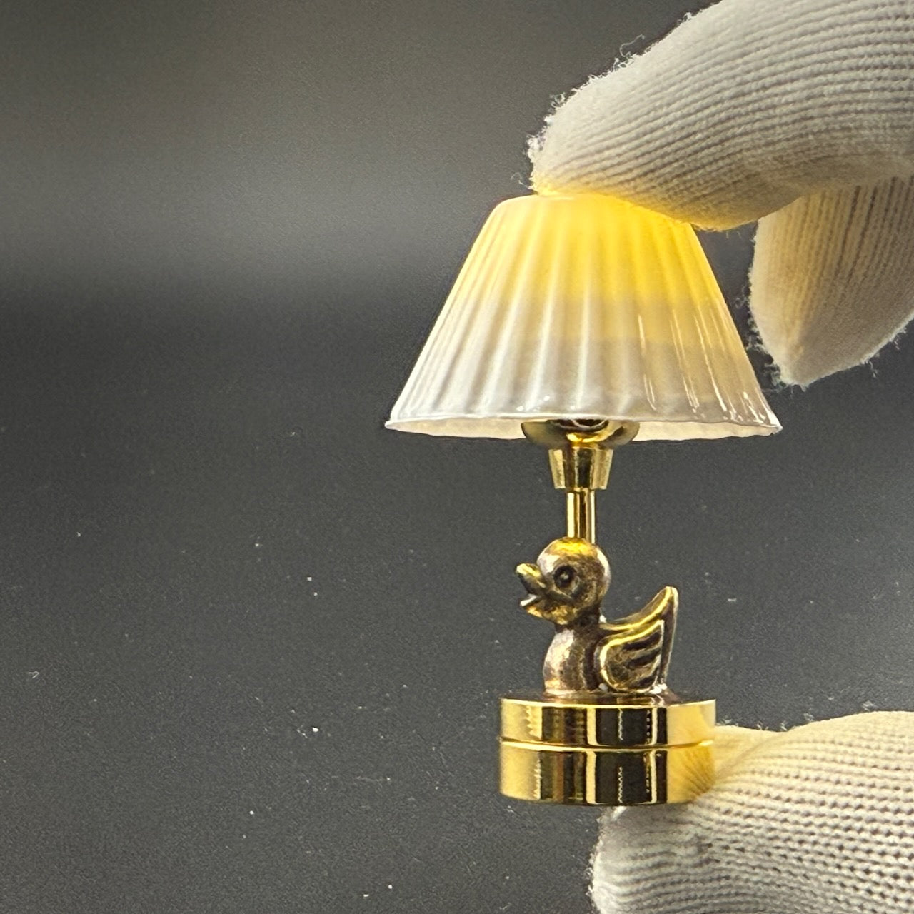 Duck child table lamp Miniature Touchless operation with Wand 1:12 LED light for Dollhouse No-touch No-Switch Stick