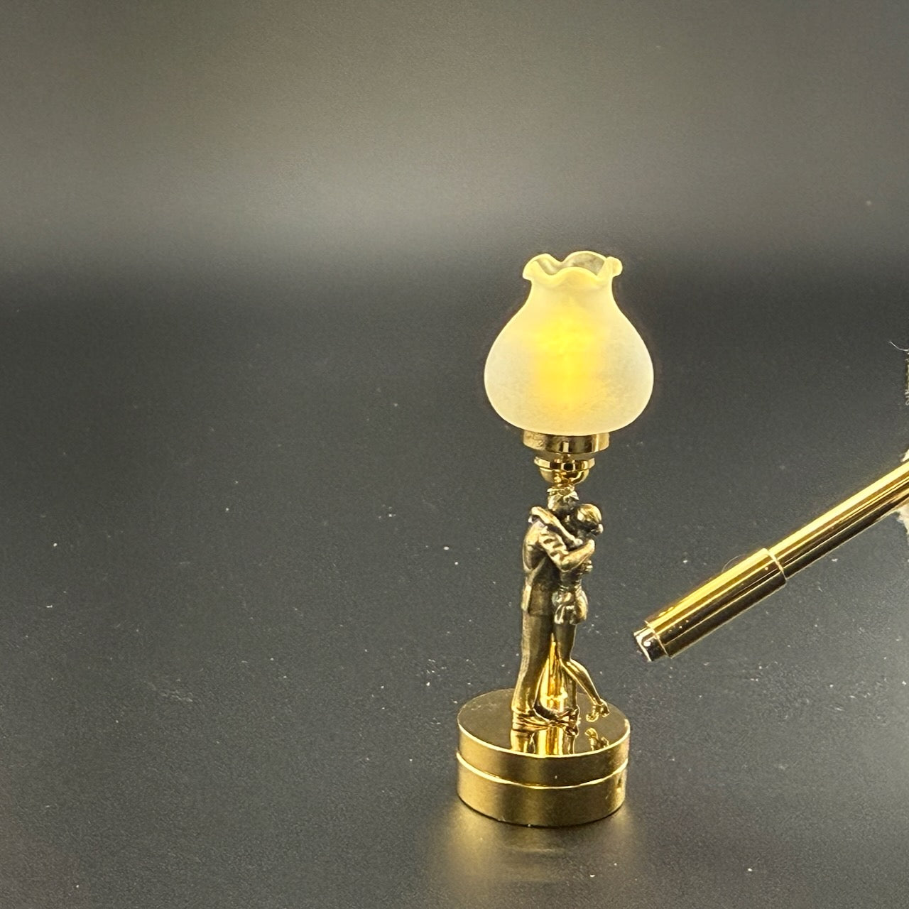 Slow dance Miniature Touchless operation with Wand 1:12 romantic table lamp LED light for Dollhouse No-touch No-Switch Stick