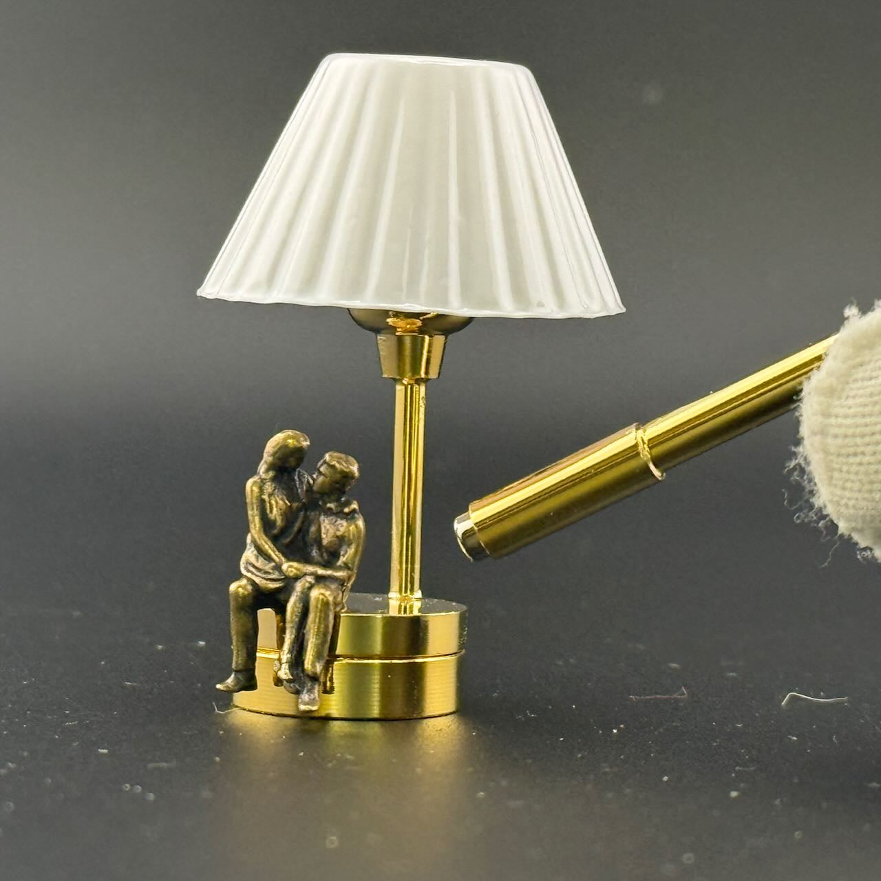Lampe de table miniature sans contact avec baguette 1:12, lumière LED pour maison de poupée, sans contact, sans interrupteur, demande en mariage pour la Saint-Valentin
