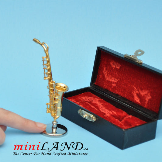 Saxophone alto miniature avec étui et support pour maison de poupée 3-1/4" de long