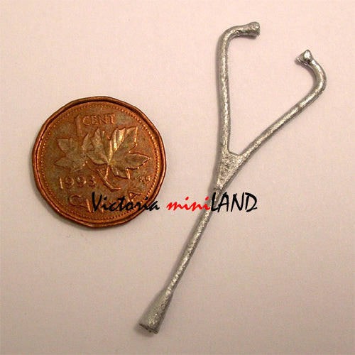 Stéthoscope du docteur 5 cm de long miniature en métal non finie pour maison de poupée - À faire soi-même