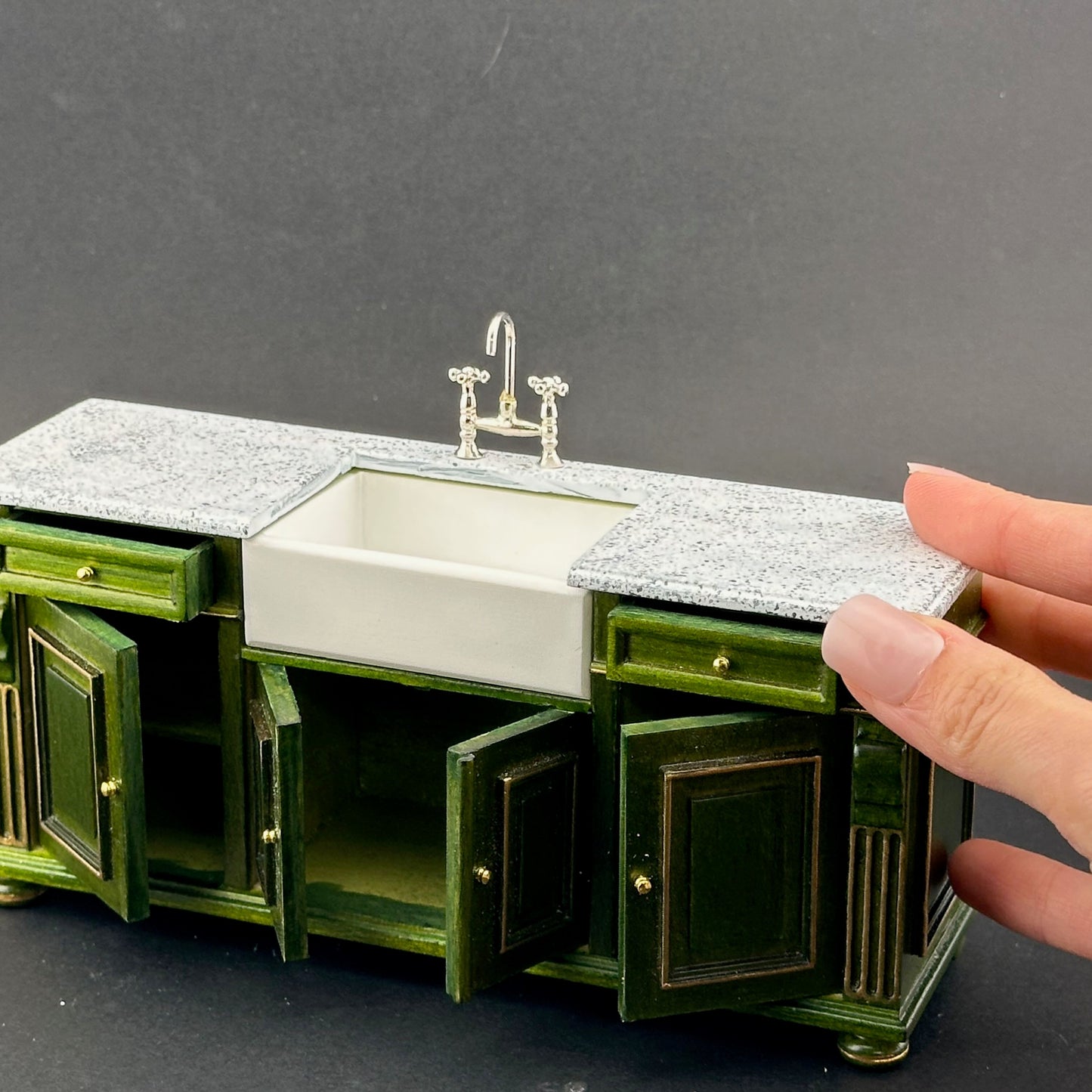 Vintage Green with gold trimming Victorian quality Kitchen sink unit counter with shelf metal sink top 1:12 dollhouse miniature