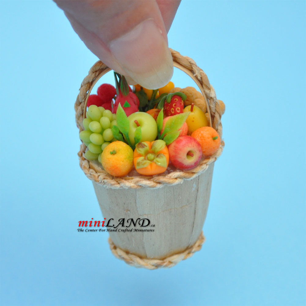 Beautiful fruit basket with short handle dollhouse miniature 1:12 scale