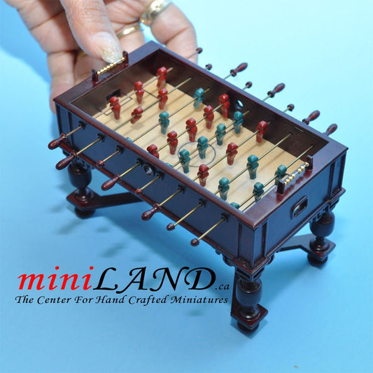 Table de baby-foot en acajou pour maison de poupée miniature 1:12, pub, salle de jeux, fabriquée à la main