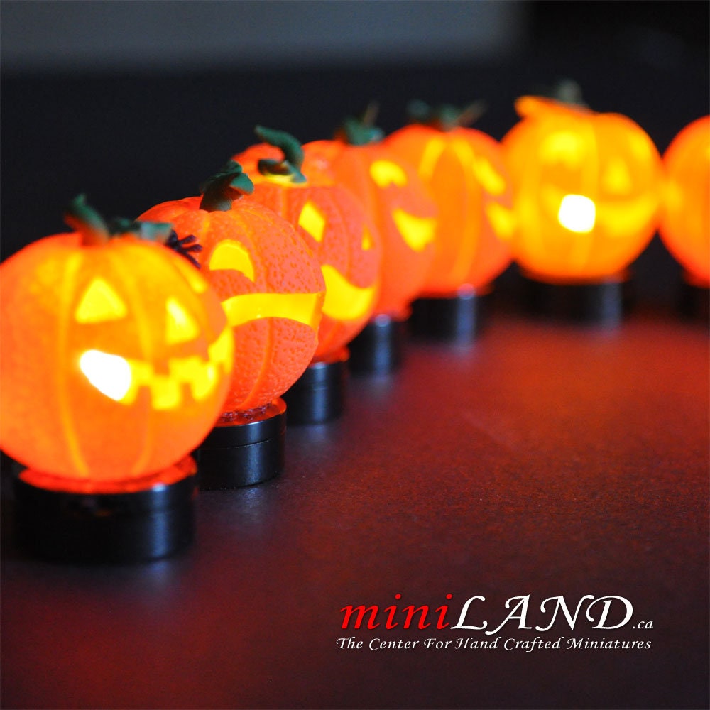 Halloween Pumpkin bright battery LED LAMP Dollhouse miniature 1:12 on/off switch HOP02