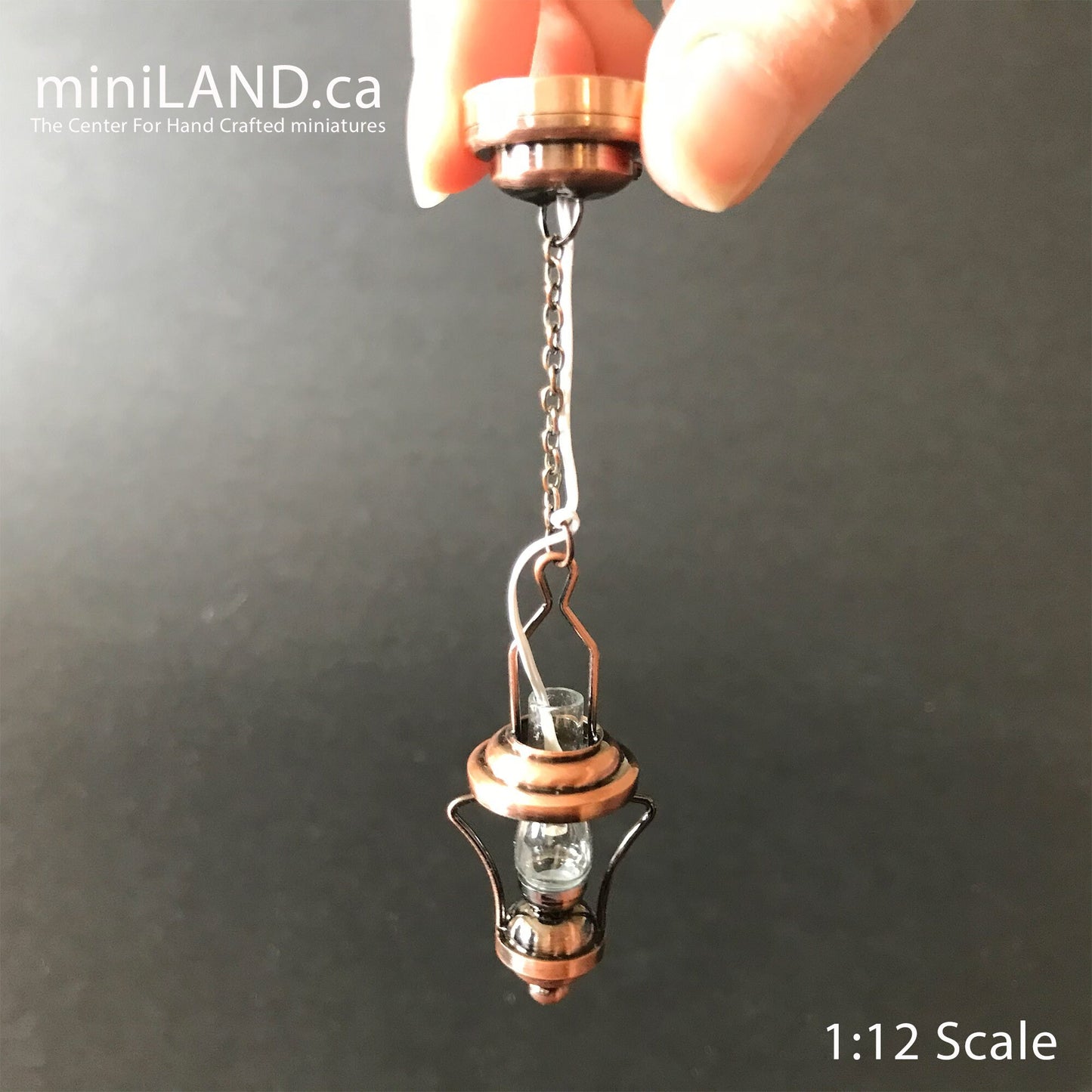 Hängende antike Kupfer-Öllampe LED Superhell mit Ein-/Ausschalter für Puppenhausminiatur im Maßstab 1:12