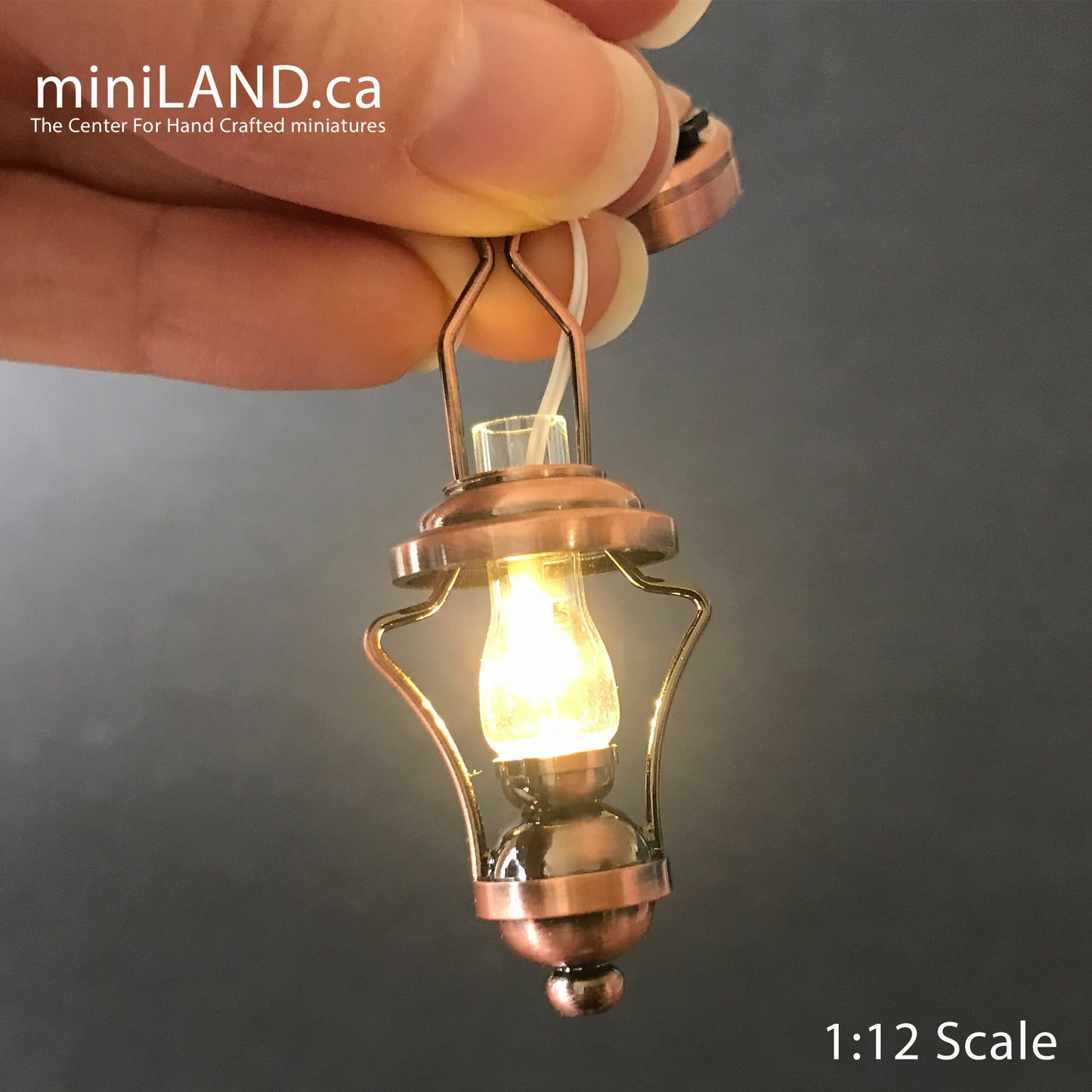 Lampe à huile suspendue en cuivre antique LED super lumineuse avec interrupteur marche/arrêt pour maison de poupée miniature échelle 1:12