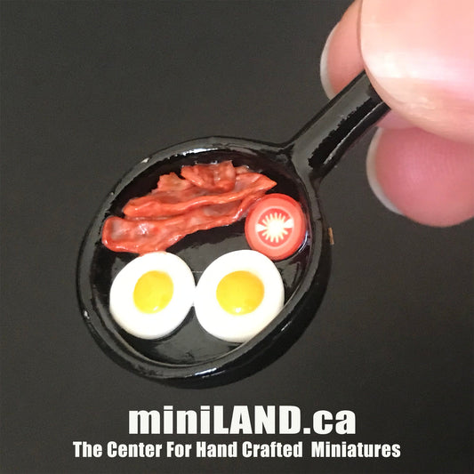 Handgemachte Eier-Frühstückspfanne - Puppenhaus-Miniatur-Essen im Maßstab 1:12