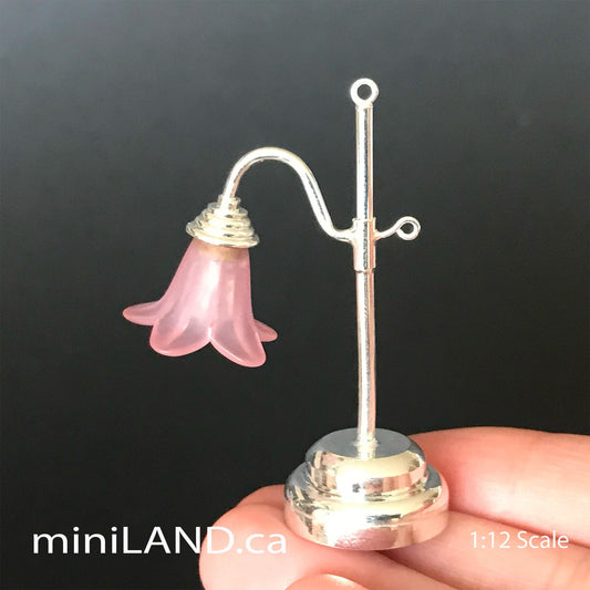 Lampe de table argentée à LED rose tulipe super lumineuse avec interrupteur marche/arrêt pour maison de poupée miniature 1:12