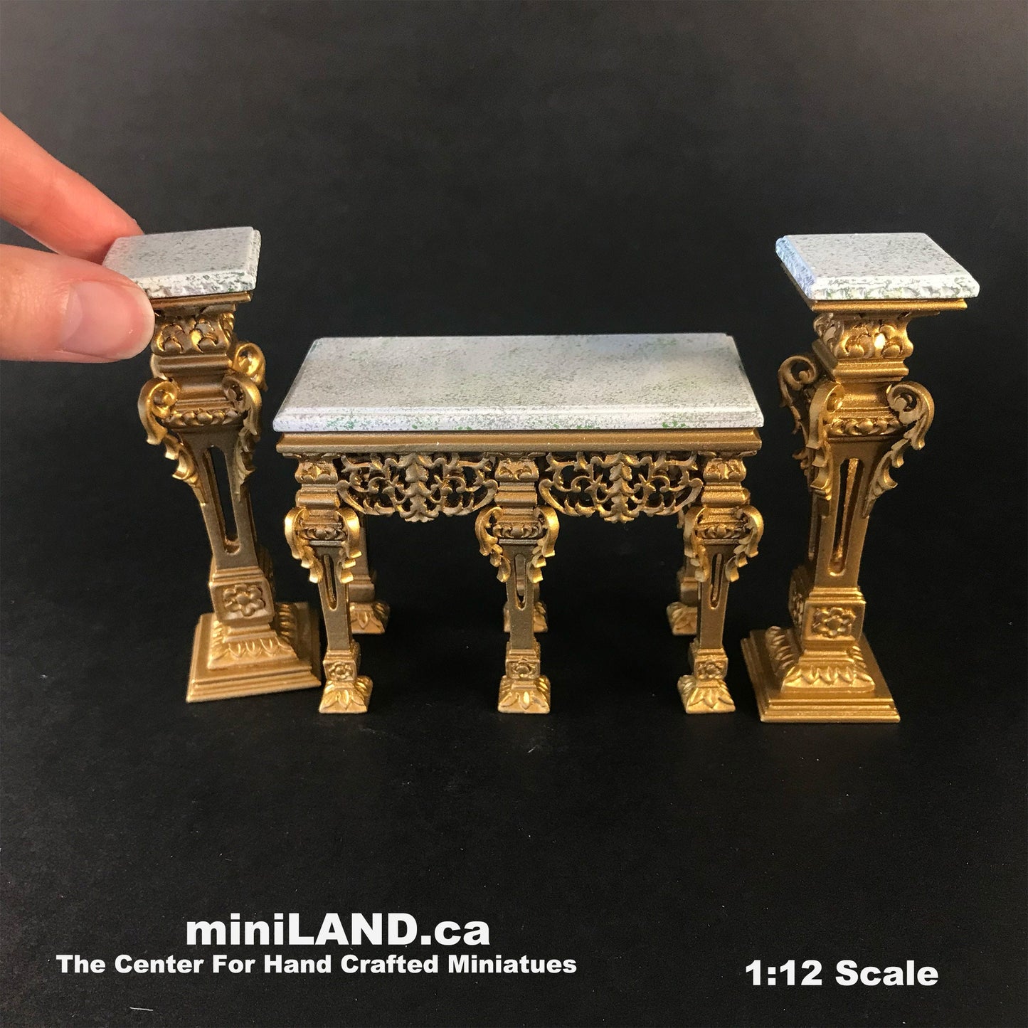 Console et supports latéraux en or de style Napoléon pour maison de poupée miniature 1:12