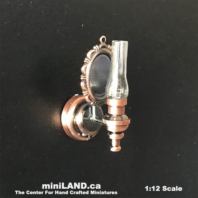 Applique murale lampe à huile en verre transparent LED lumière super brillante avec interrupteur marche/arrêt pour miniatures de maison de poupée à l'échelle 1:12 fonctionnant sur batterie FA05204