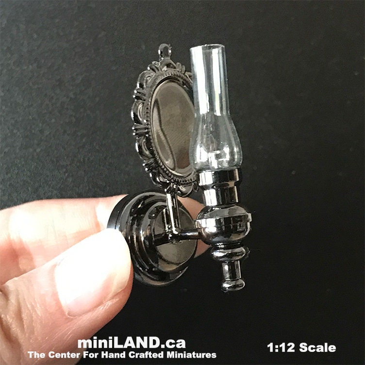 Applique murale lampe à huile en verre transparent LED lumière super brillante avec interrupteur marche/arrêt pour miniatures de maison de poupée à l'échelle 1:12 fonctionnant sur batterie FA05204