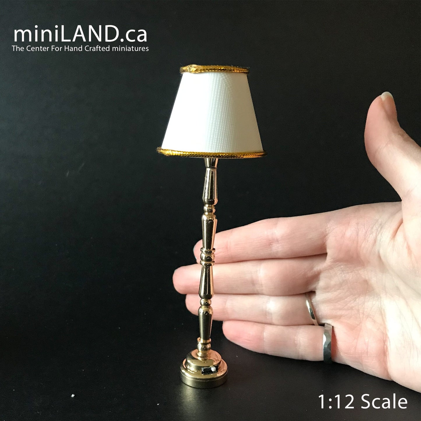 Lampadaire classique en laiton/LED noir Lampe sur pied super lumineuse avec abat-jour blanc/doré avec interrupteur marche/arrêt pour miniatures de maison de poupée à l'échelle 1:12