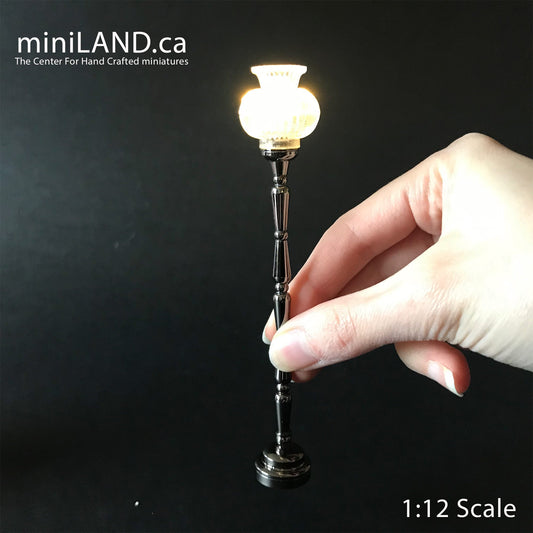 Lampadaire LED NOIR Lampe sur pied super lumineuse avec interrupteur marche/arrêt pour miniatures de maison de poupée à l'échelle 1:12