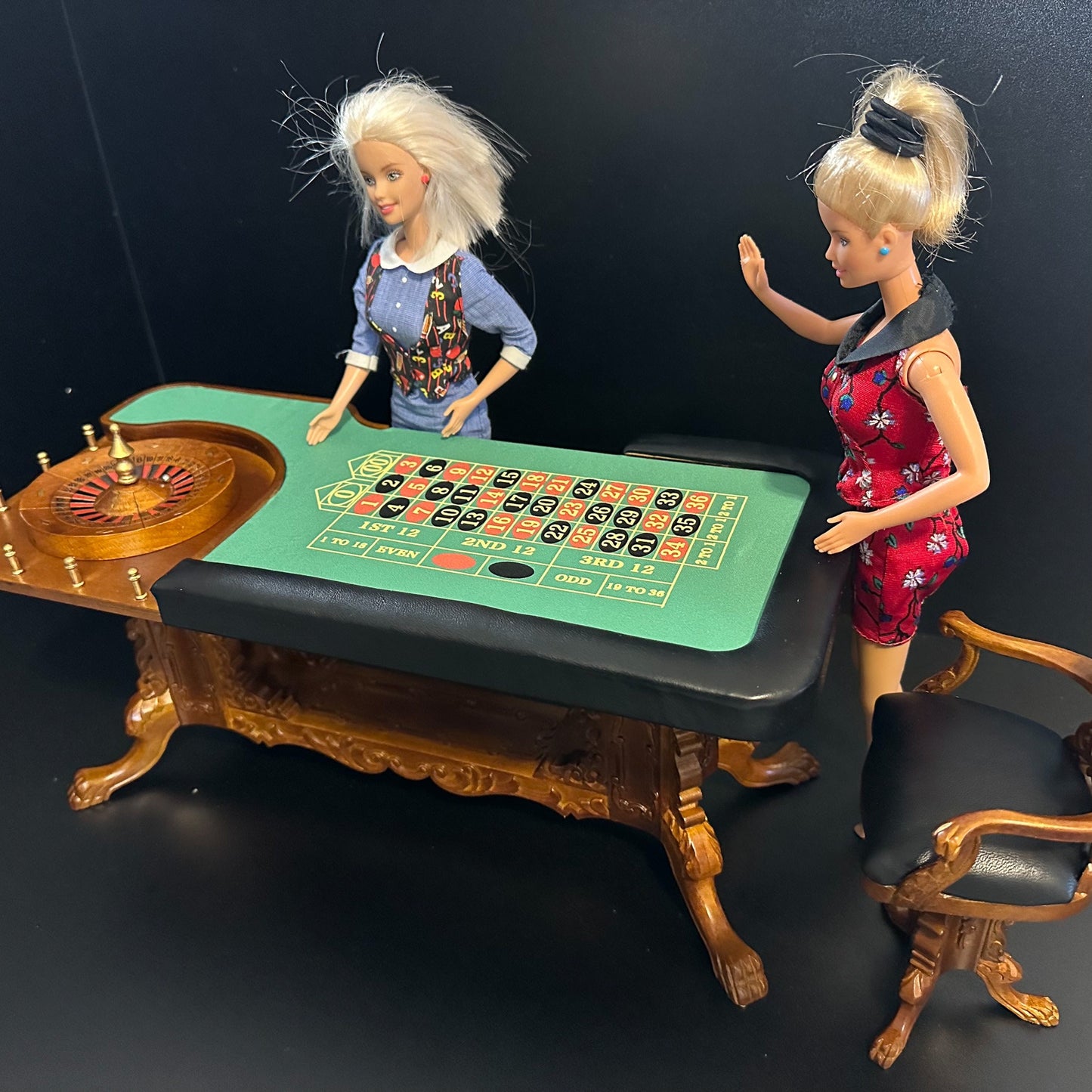 1:6 scale Roulette Casino Wheel play game Dollhouse miniature bet gamble (Table ONLY) For fashion dolls