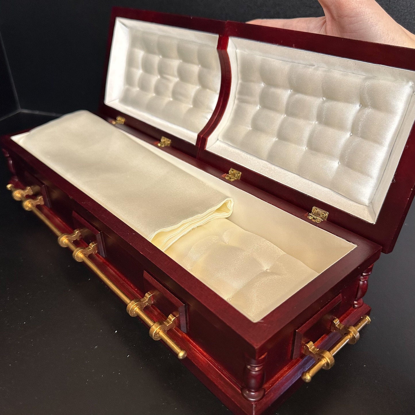1:6 Scale Wooden miniature coffin casket Mahogany color for 1/6 dollhouse doll Funeral buried For fashion dolls