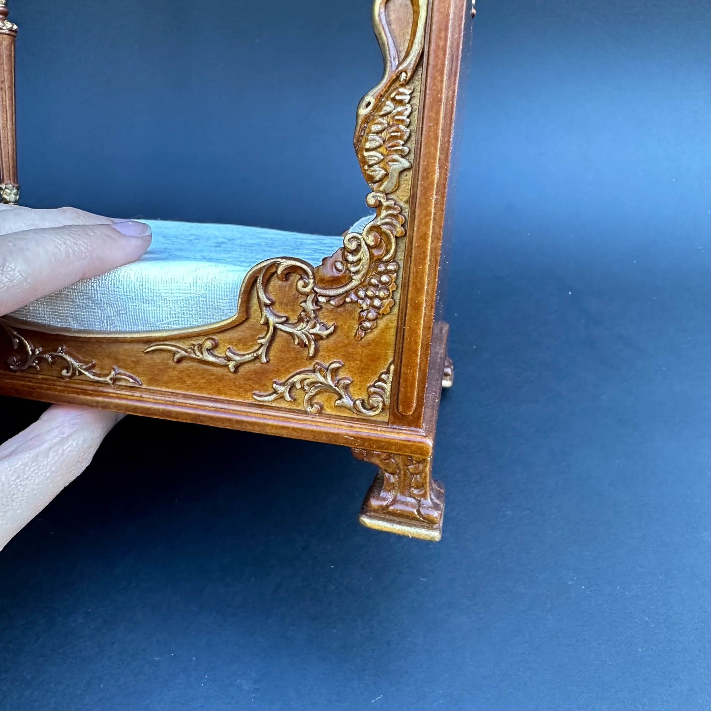 Crispin de Passe WALNUT Renaissance Four-Poster canopy Bed style 1:12 dollhouse miniature Handcrafted
